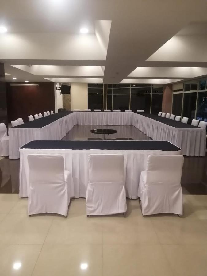 Hotel Real Plaza אגואסקליינטס מראה חיצוני תמונה