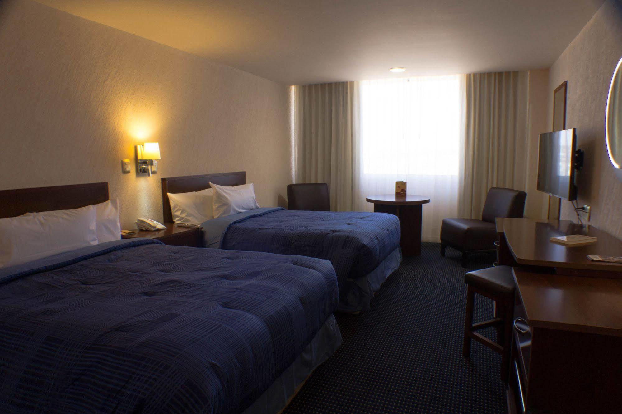 Hotel Real Plaza אגואסקליינטס מראה חיצוני תמונה