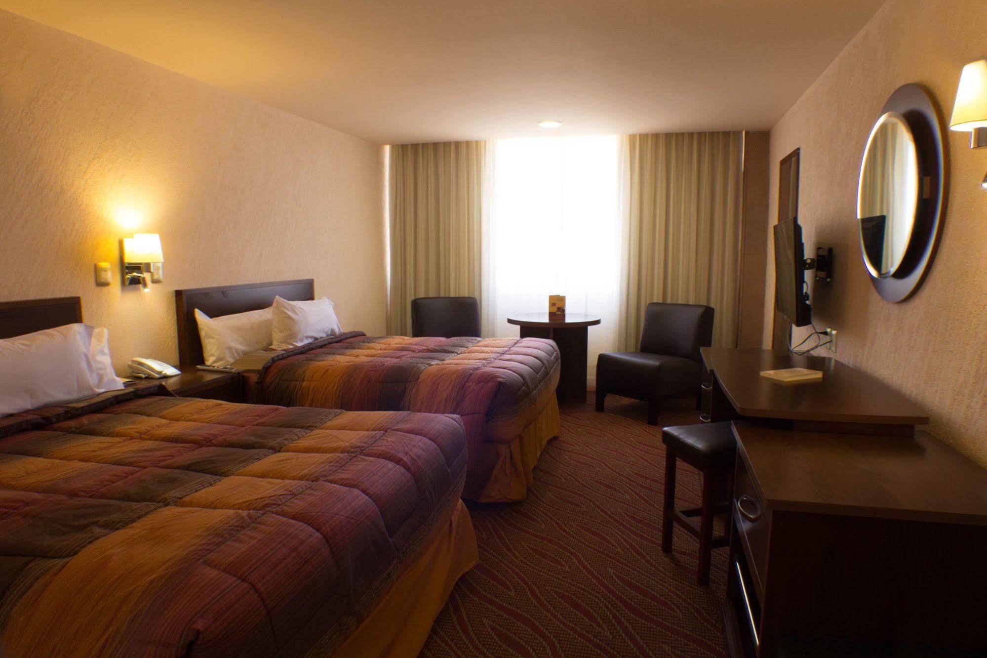 Hotel Real Plaza אגואסקליינטס מראה חיצוני תמונה