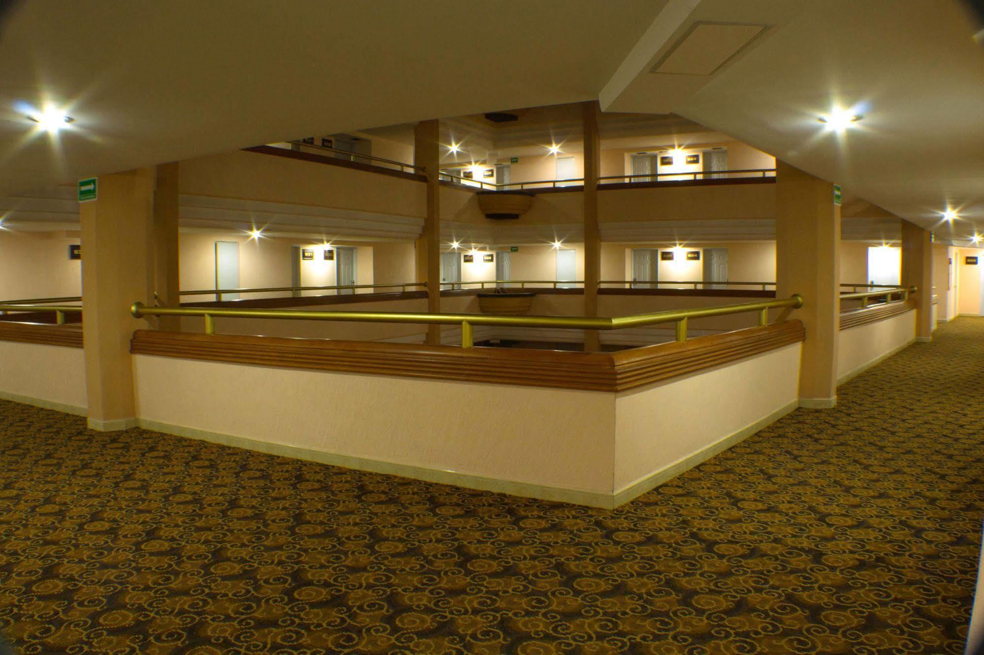 Hotel Real Plaza אגואסקליינטס מראה חיצוני תמונה